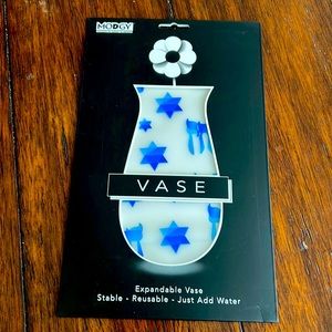 Modgy Expandable Plastic Flower Vase